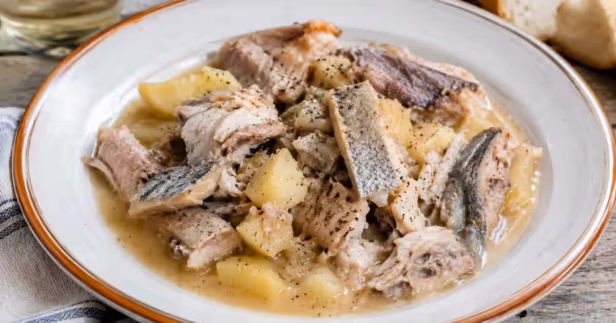 The recipe for boreto alla gradese, poor fish stew with white vinegar and black pepper