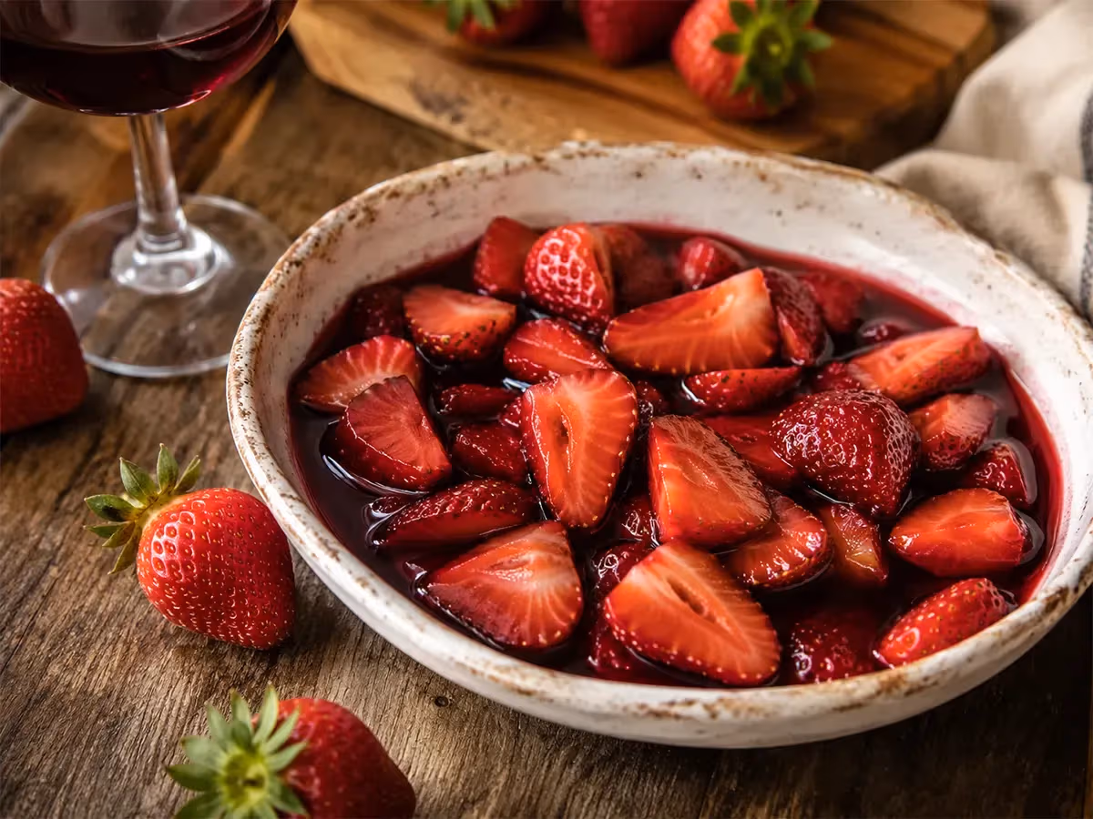 Strawberries with red wine 4