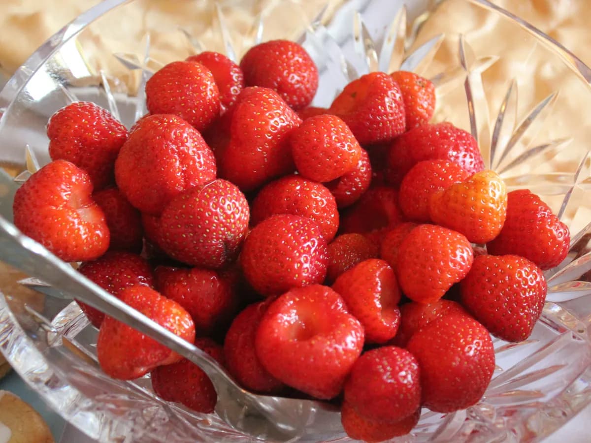 Strawberries with red wine 6